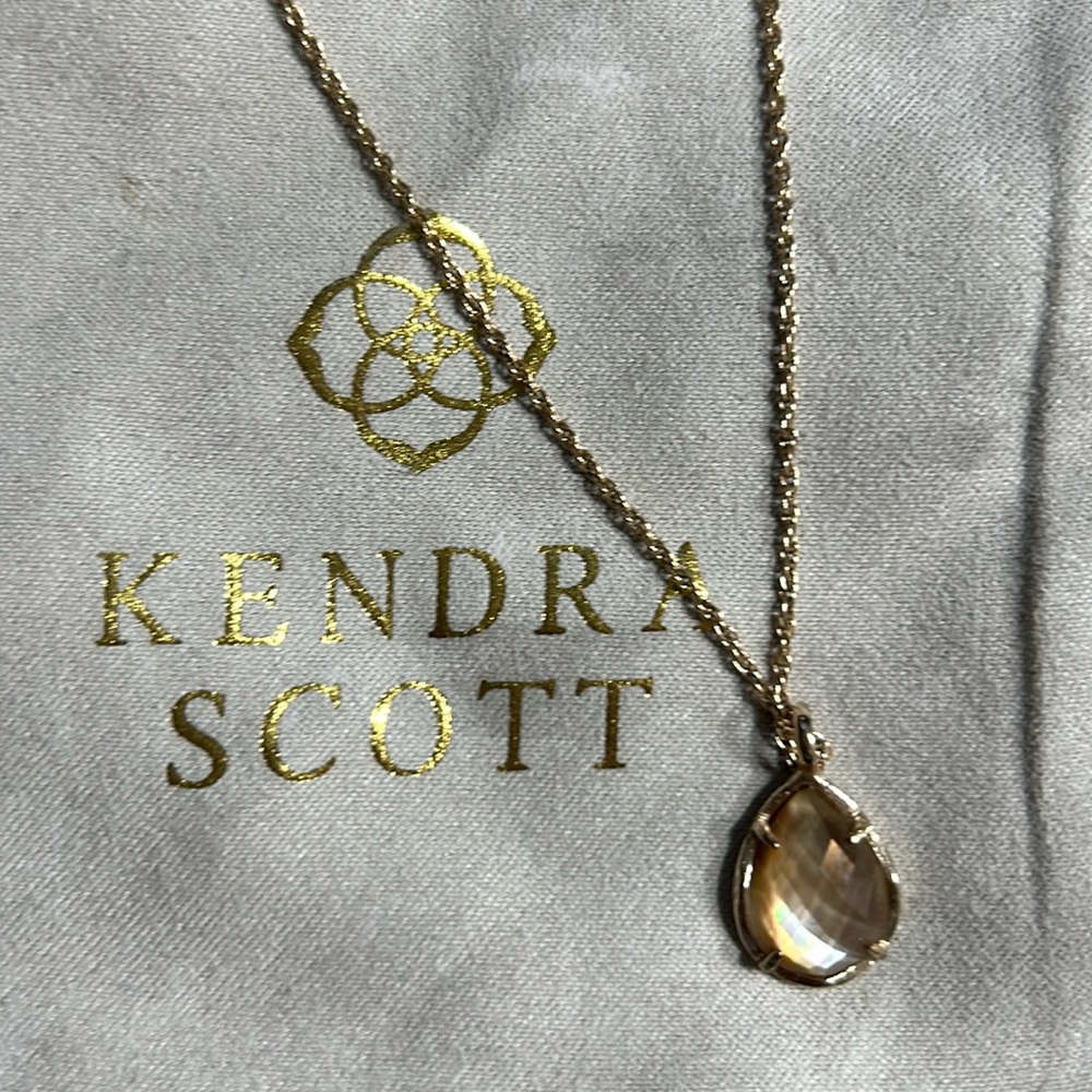 Kendra Scott Kiri pendant necklace 20” chain